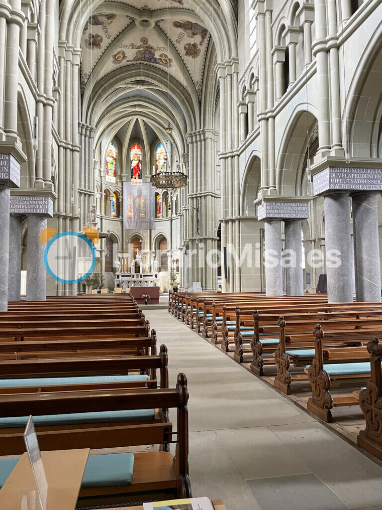 Iglesia católica de San Pedro y San Pablo Berna interior